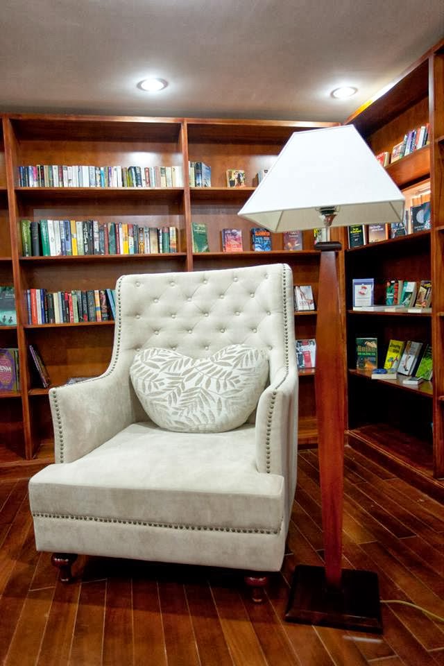 Pandaw RV Mekong Pandaw Library.jpg